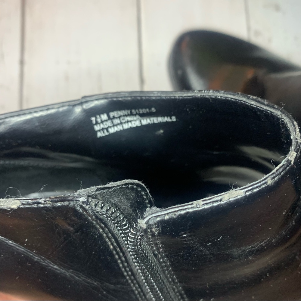 Shoes - Picture 8 of 9